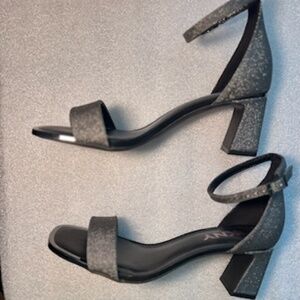 DKNY Ankle Strap Heels Gray Black Unworn 9M